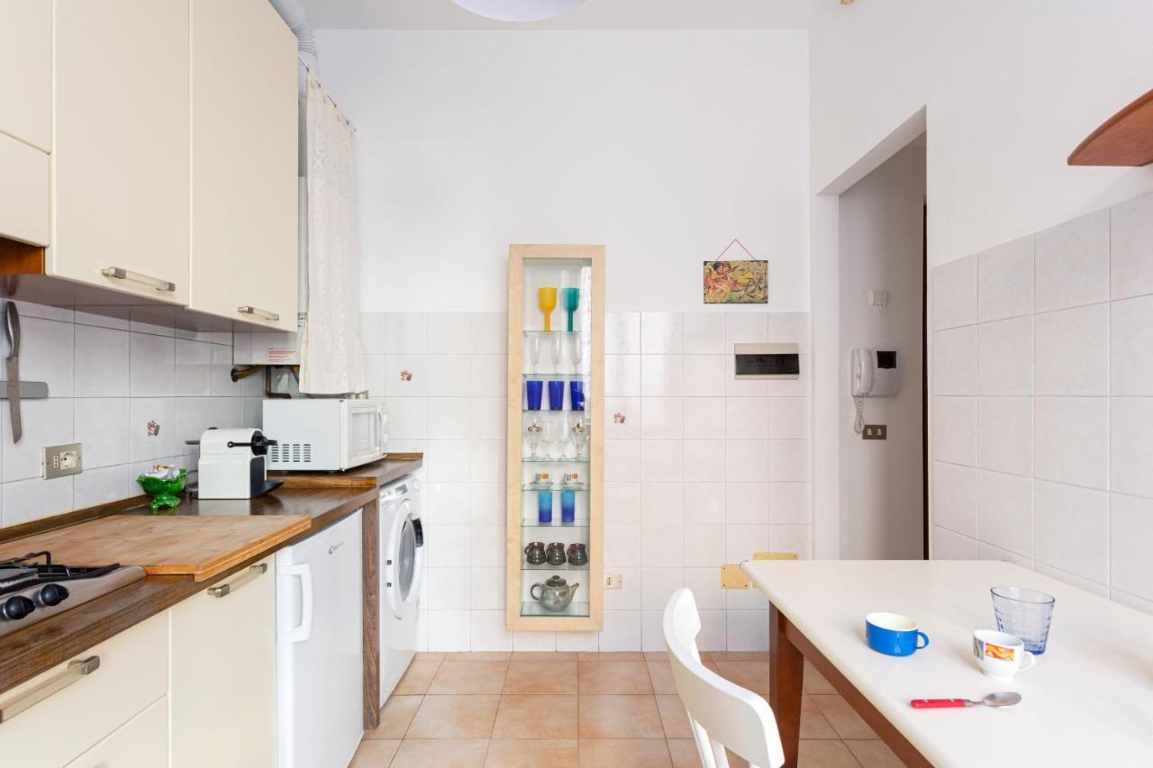 Comfy Apartment In Corso Como Milan Bagian luar foto