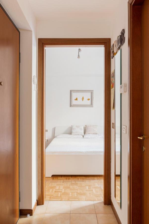 Comfy Apartment In Corso Como Milan Bagian luar foto